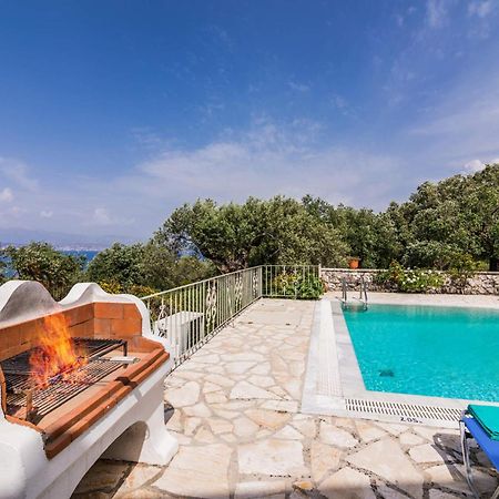 Villa Vingla By Villa Plus Касиопи Екстериор снимка